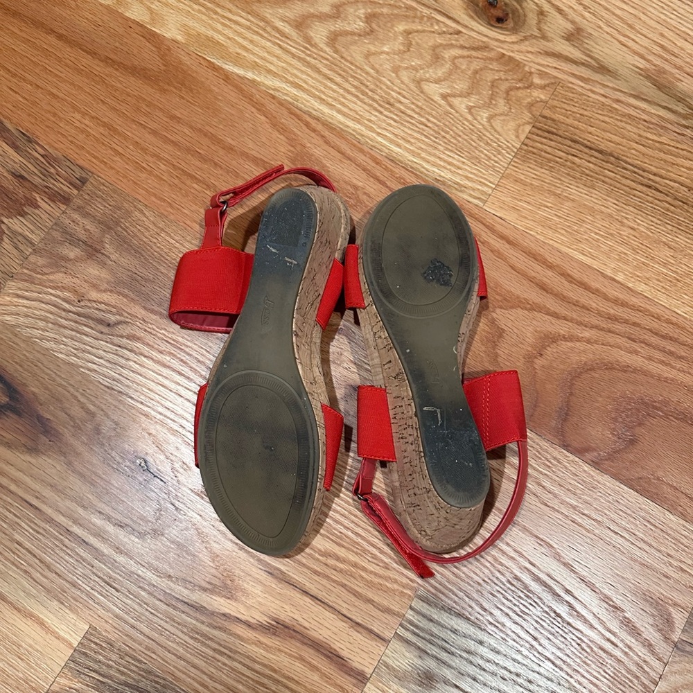 Bass Red Sandals - Picture 6 of 6